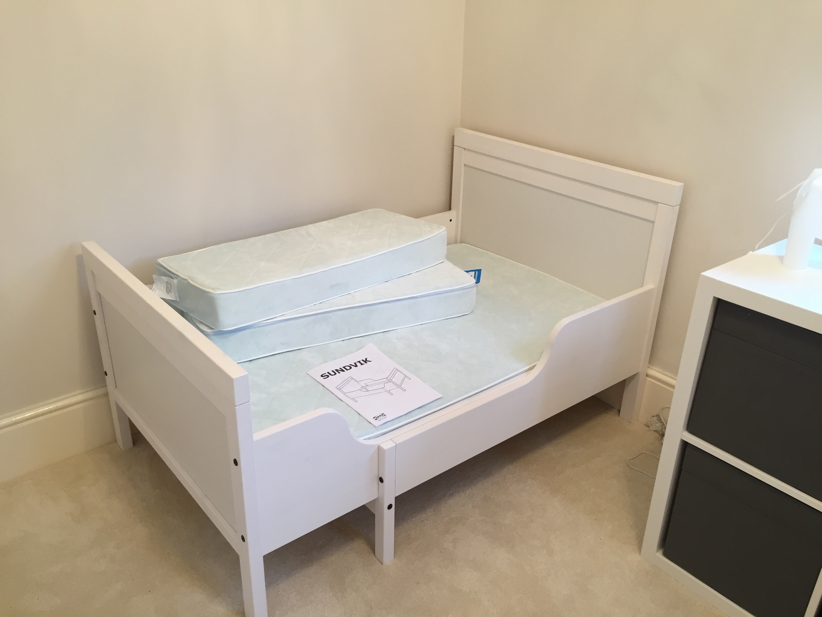 Toddler bed