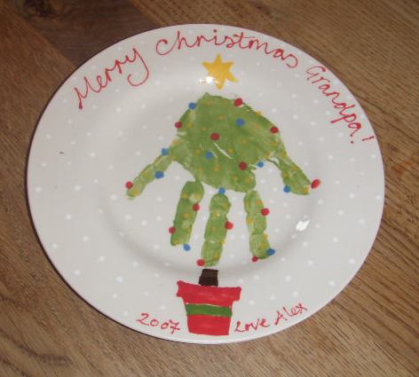 handprint christmas tree plate small.JPG