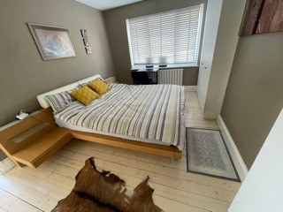 spare bedroom2.jpg