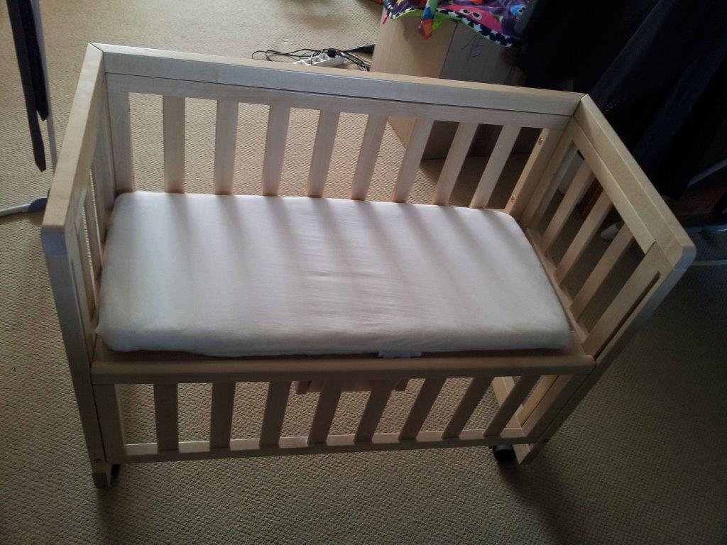 crib1.jpg